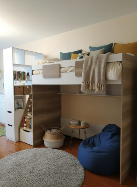 Стеллаж-перегодка + кровать-чердак коллекции Лайт Лофт