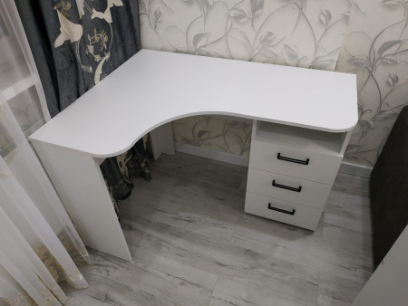 Стол угловой коллекции Престиж с 3 ящиками  от Династия Kids